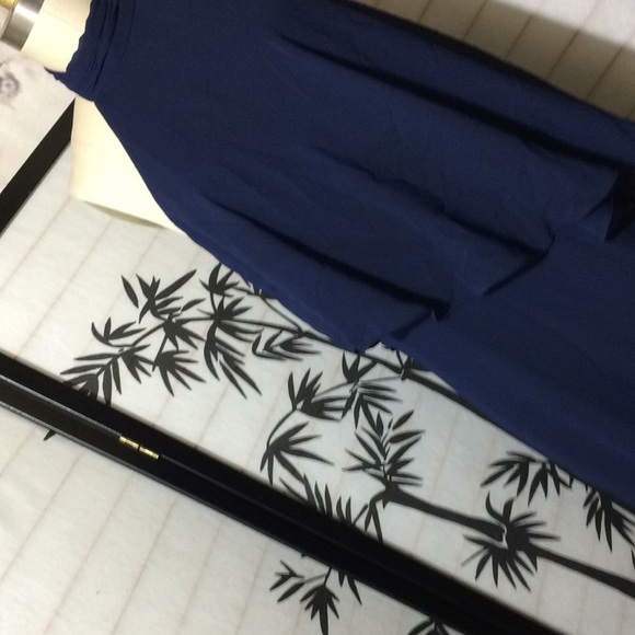 Midnight color chiffon gown by laundry - Picture 8 of 9